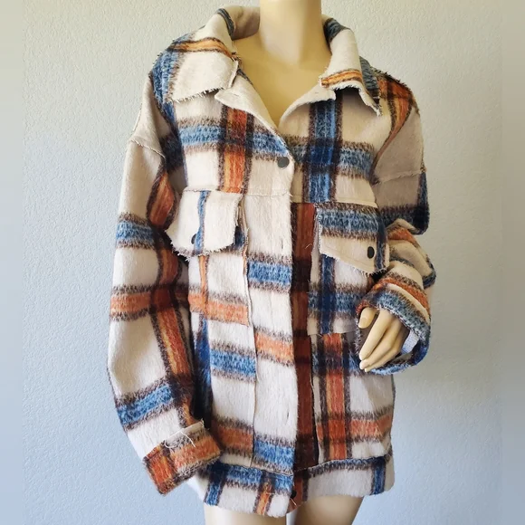 NEW POL PLAID SHACKET - Picture 15 of 16